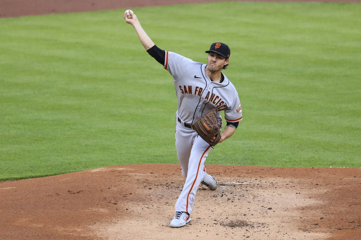 Pinch-hitting pitcher Kevin Gausman delivers win for Giants