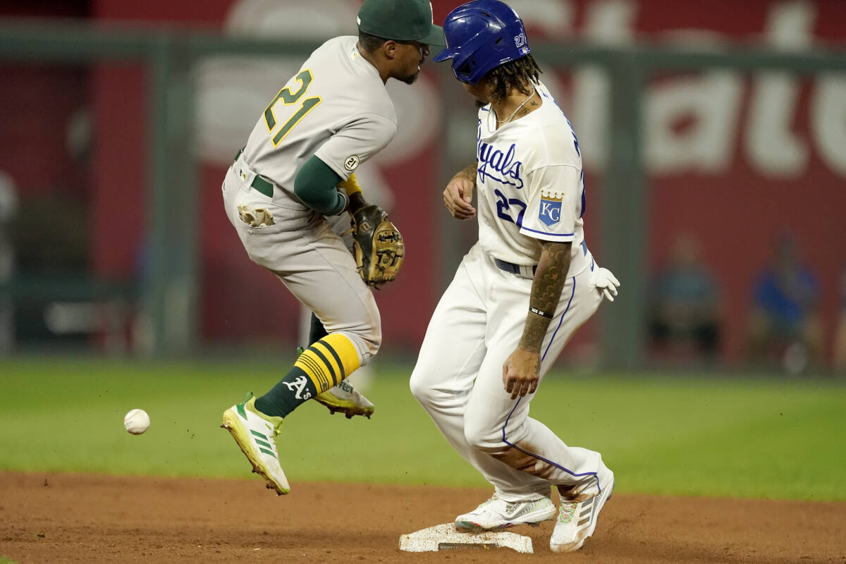 Matt Olson homers twice as A's win series finale against Royals