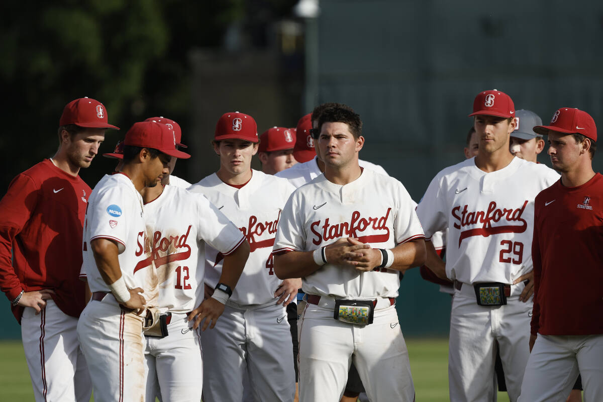 College baseball: Stanford's stunning collapse lets Texas steal Game 1