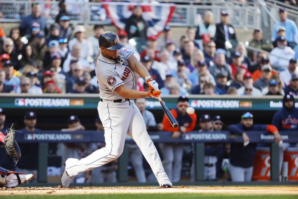 Astros hit 4 homers, with a pair by José Abreu, to rout Twins 9-1