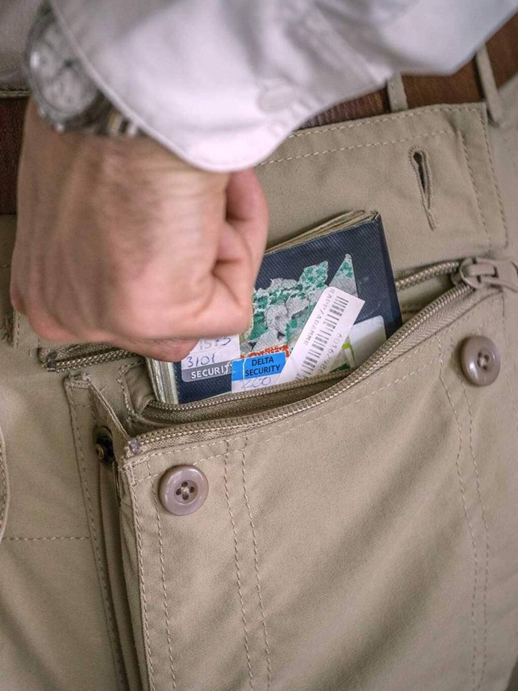 The Shacke Travel Wallet is pickpocket-proof and on sale on .