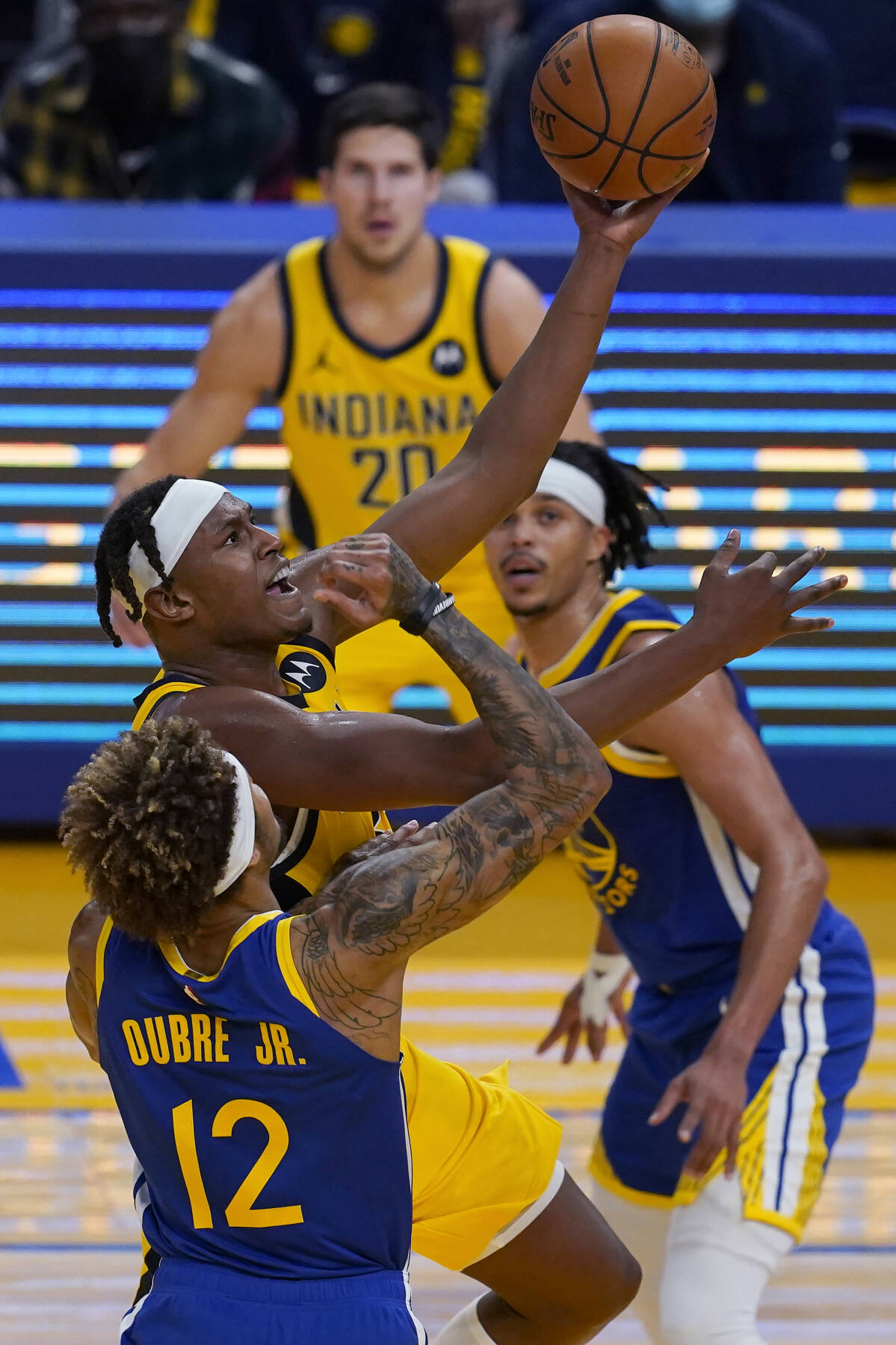 Curry sai lesionado, e Warriors perdem para os Pacers, nba