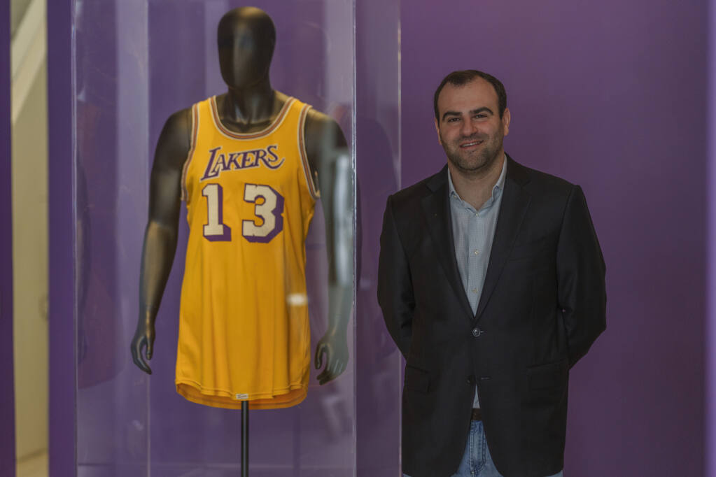 Wilt Chamberlain's 1972 Finals jersey could draw more than $4 million at  auction