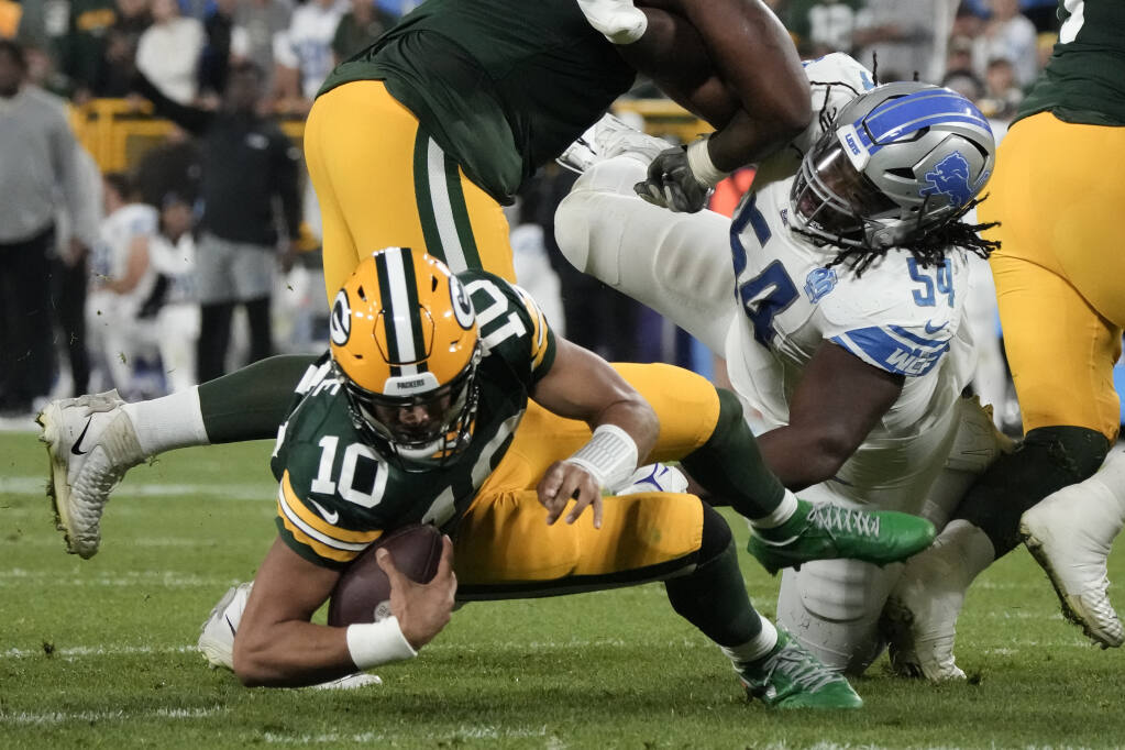 David Montgomery runs wild as Lions beat Packers to take early