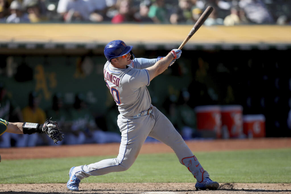 Pete Alonso hit his way into the Mets record book again in 2022