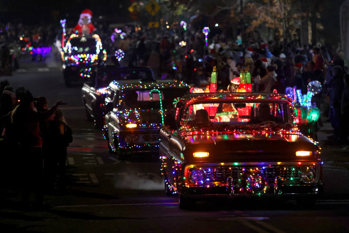 Penngrove’s Holiday Parade of Lights brings cheer to all