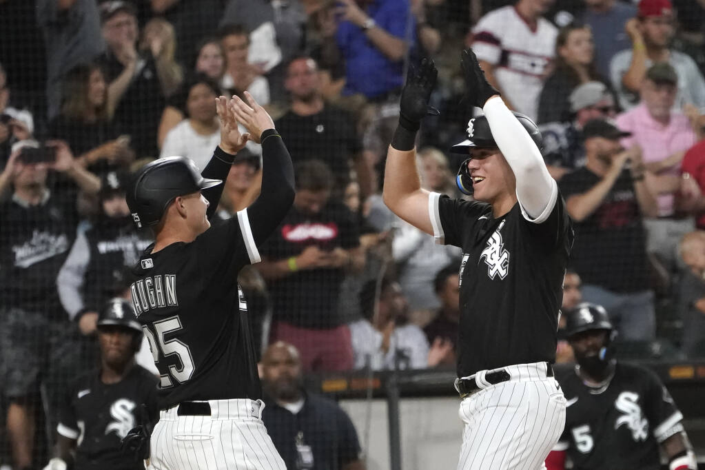 Gavin Sheets homers, doubles late to lift White Sox over A's 3-2