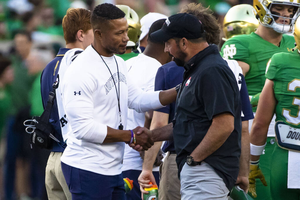 Frustrated Fighting Irish lament miscues that led to late loss against  Buckeyes