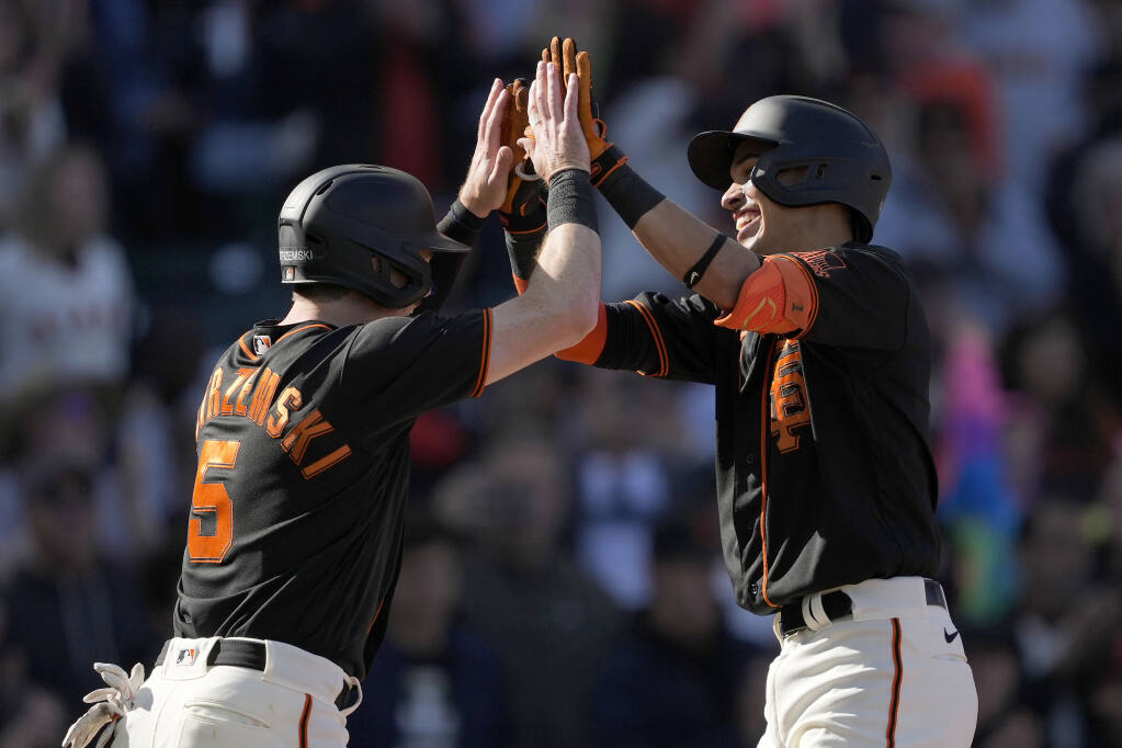 Wilmer Flores has grand slam, 6 RBIs as Giants thump Cardinals 13-7