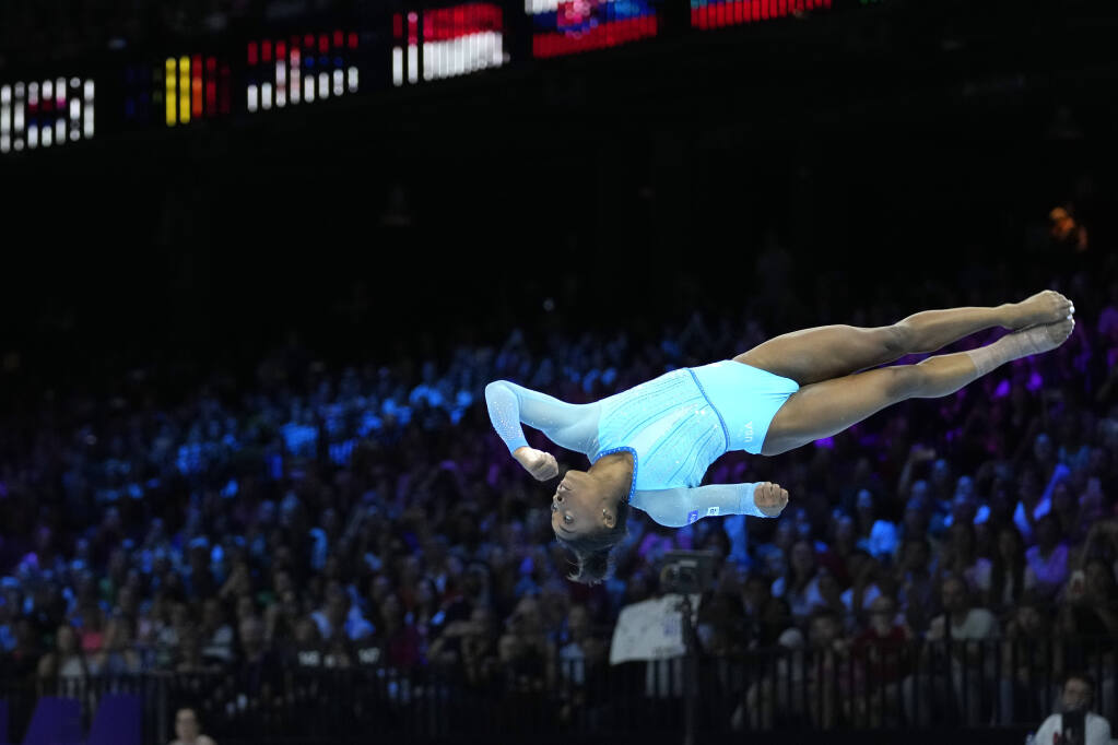 Simone Biles leads a dominant US performance at the world
