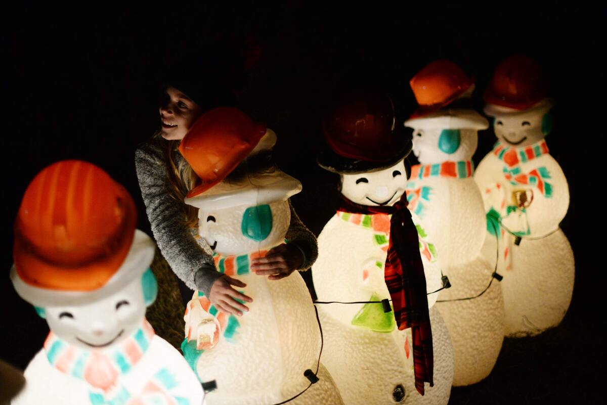 Snowman Tree Lighting + Toy Drive at Cornerstone-Sonoma