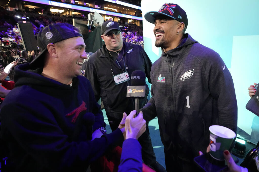 Super Bowl opening night returns with energetic atmosphere