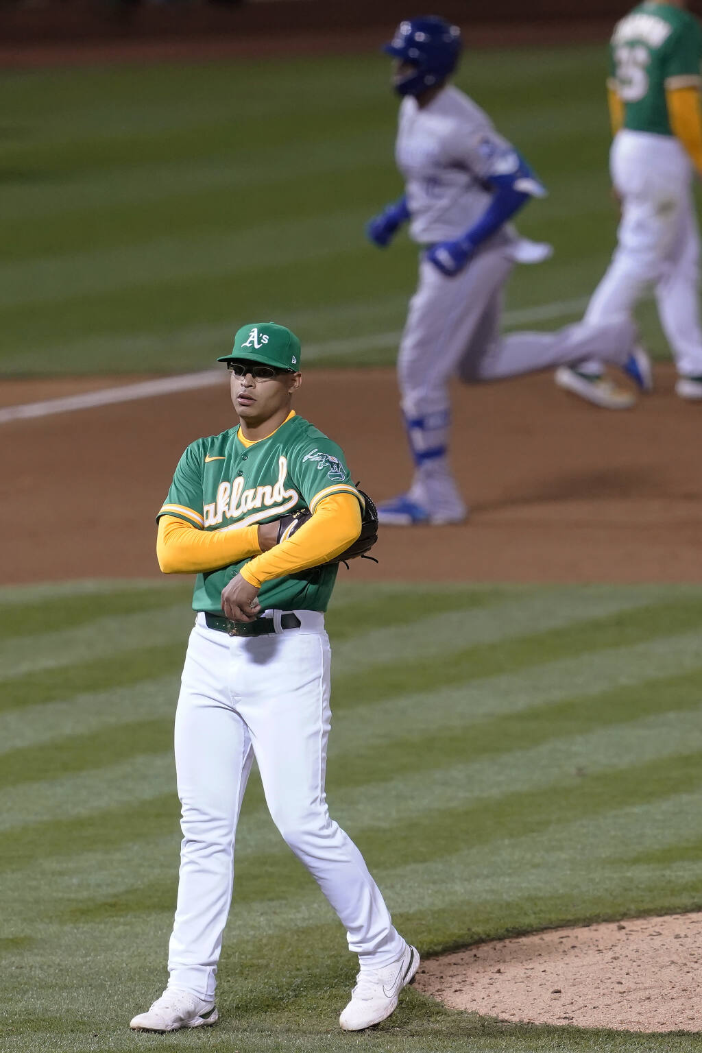 A's pitchers falter late in 6-1 loss to Royals