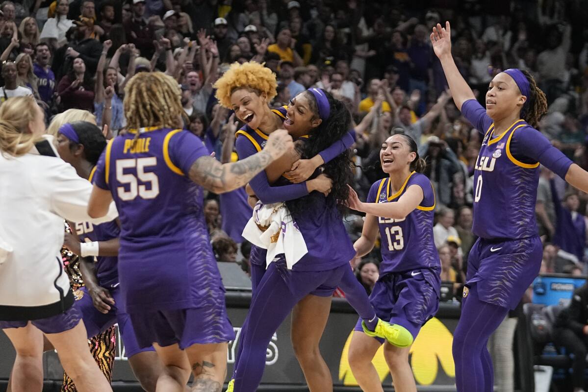 Caitlin Clark ignites Iowa women's basketball win over Penn State