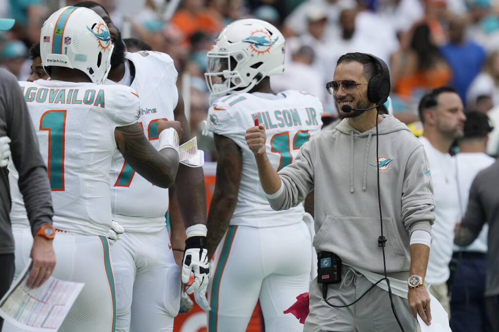 Analysis: Mike McDaniel's Dolphins are working on maintaining their  standards, even with big leads