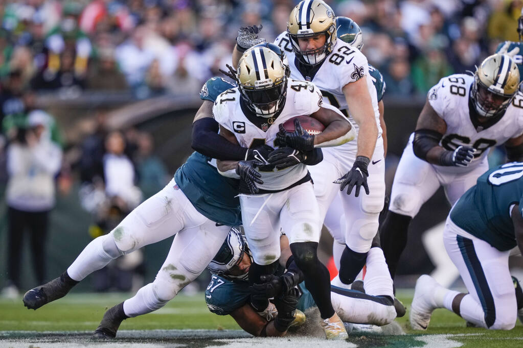 Saints win 20-10 in Philly, deny Eagles top spot in NFC