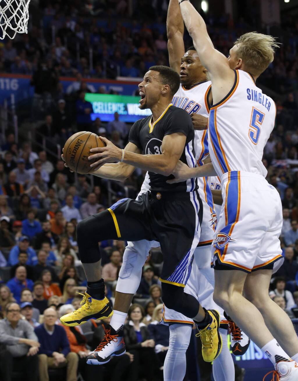 Stephen Curry Leads All Scorers With 32 Points In Victory Over OKC