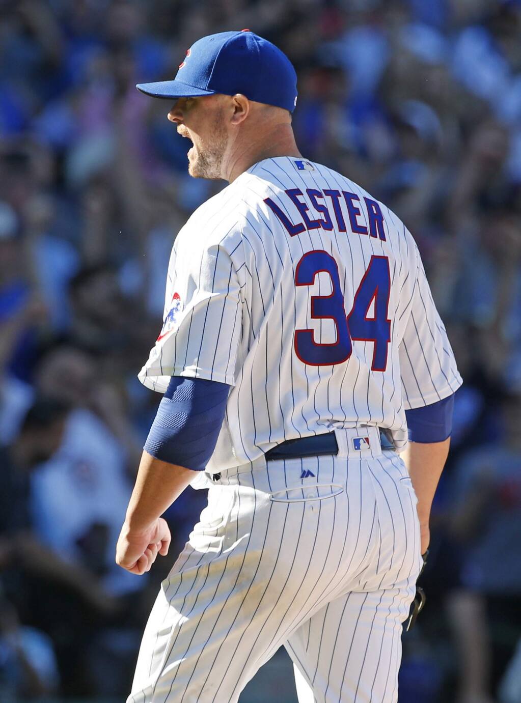 Jon Lester dominates Giants to earn 2-1 victory