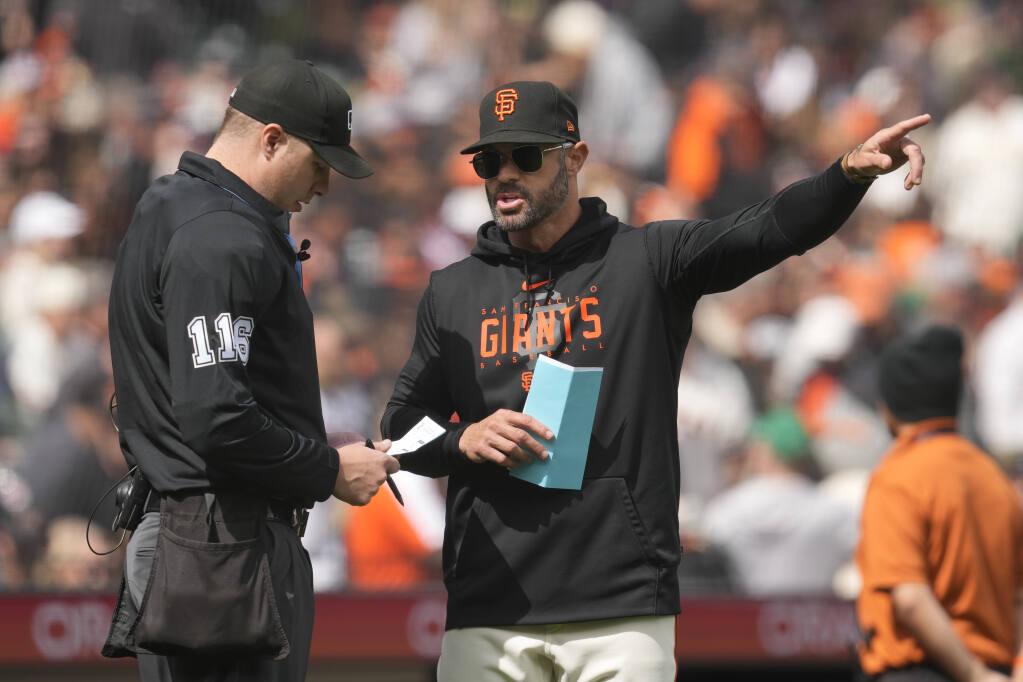 SF Giants launch 7 HRs to spoil White Sox home opener