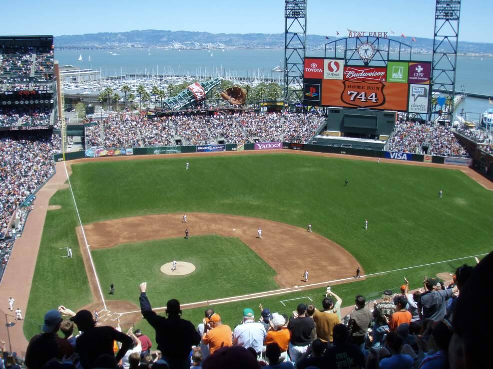 Giants changing ballpark name to Oracle Park