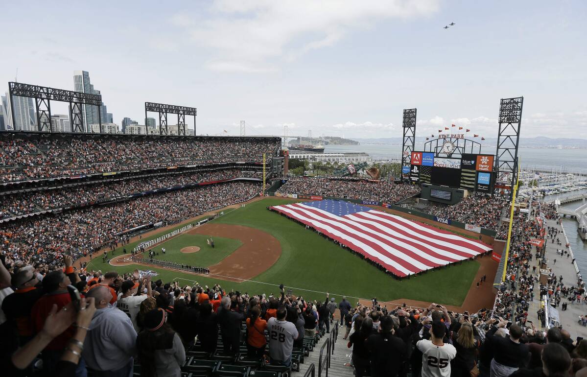 Giants’ home opener a time of celebration at AT&T Park