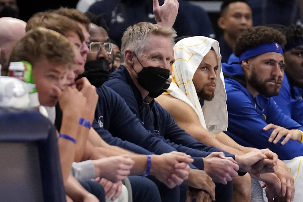 Mavs set to retire Dirk Nowitzki's 41 against Curry, Warriors
