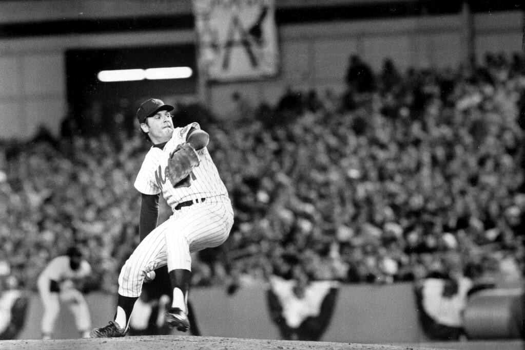 Tom Seaver, Hall of Fame pitcher who led 'Miracle Mets' to victory, has died  at 75