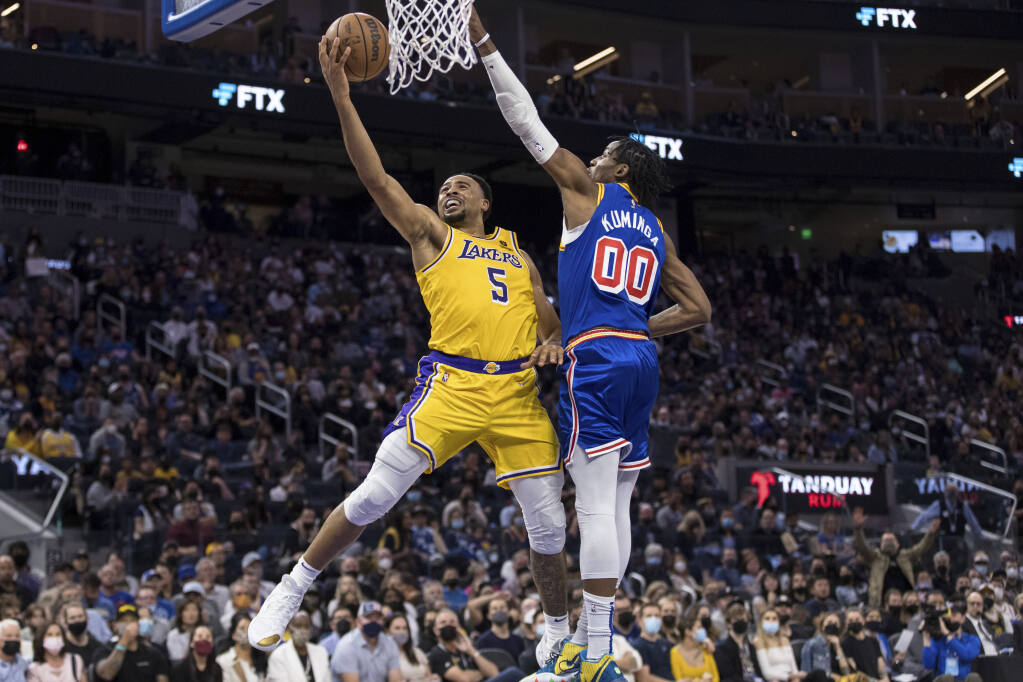 Thompson gets hot in fourth, leads Warriors to 117-115 win over