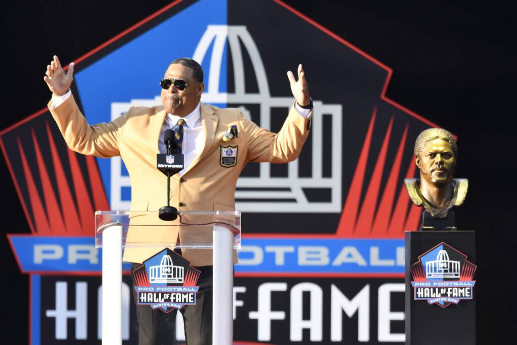 Pro Football Hall of Fame: Randy Moss and Ray Lewis Lead the Field - The  New York Times