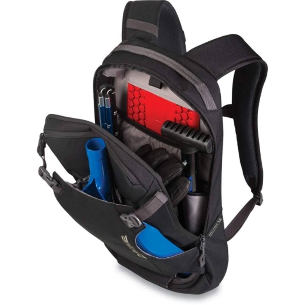 Pelmel spanning invoegen Dakine Heli Pack the perfect takealong while skiing