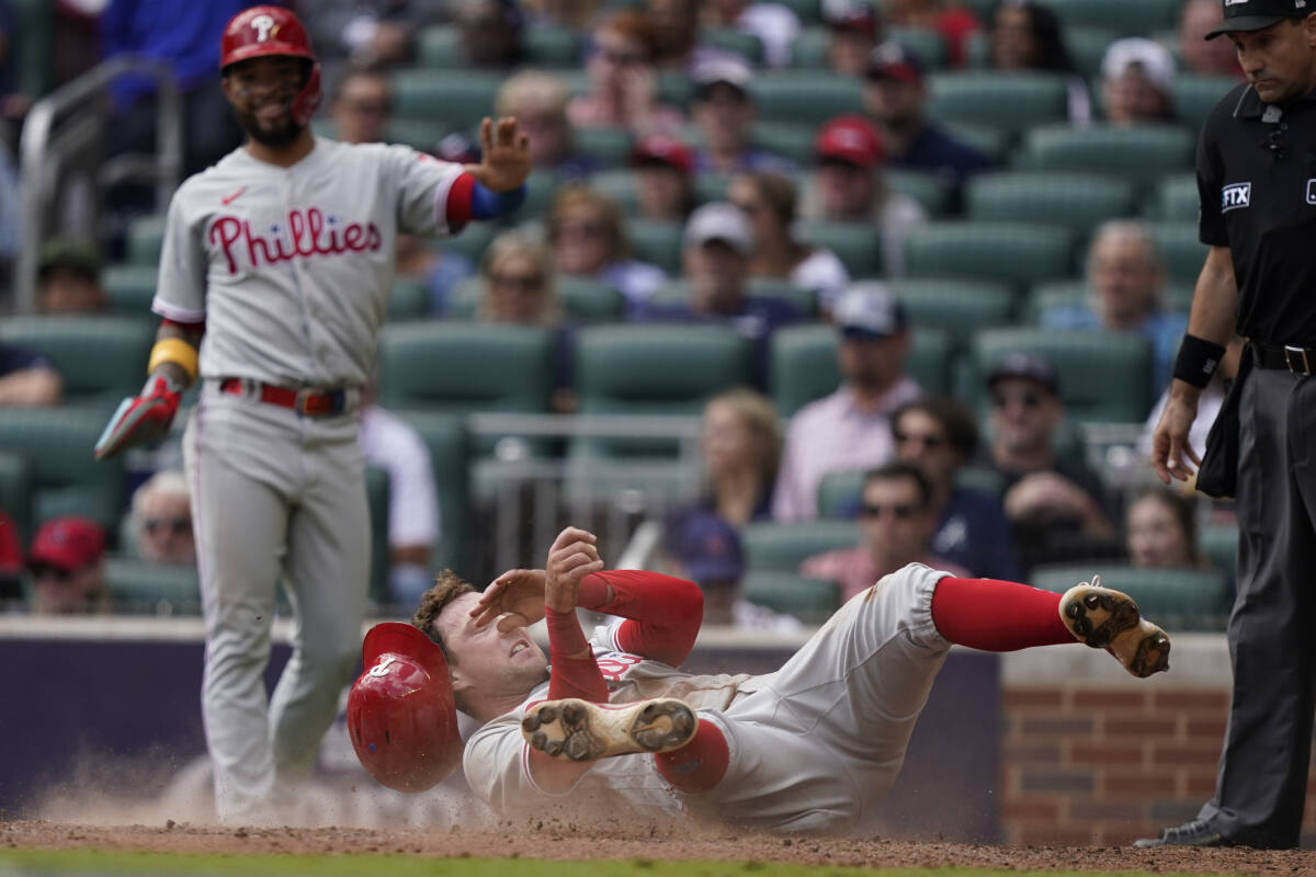 Castellanos HR after overturned call, Phillies beat Braves 3-1 - The Sumter  Item
