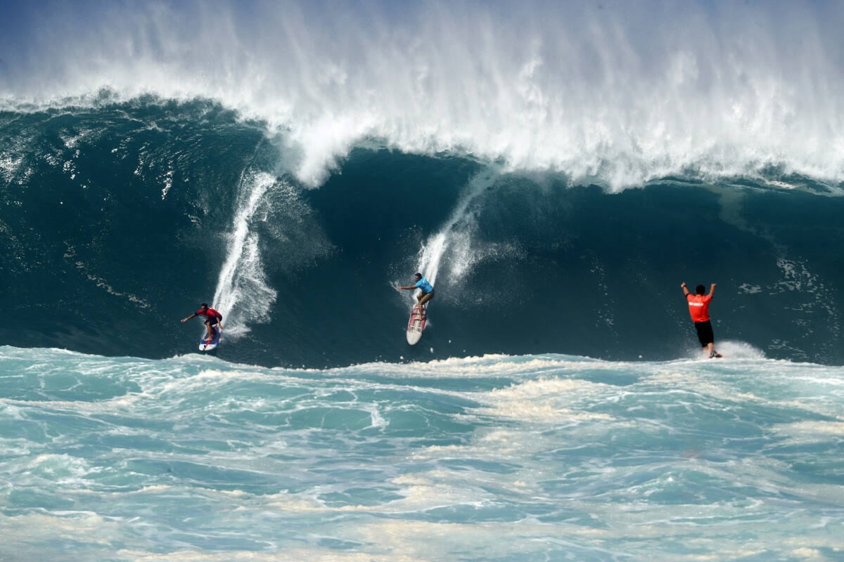 Huge waves bring Hawaii surf contest The Eddie after hiatus