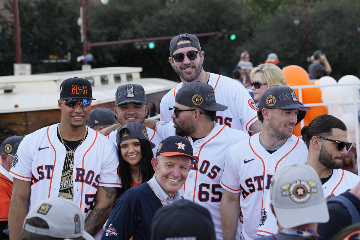 Houston Astros World Series trophy parade watched by thousands, Baseball  News