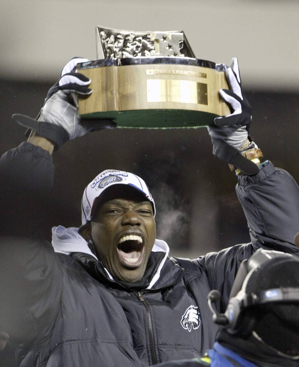 EX-EAGLE GREAT TERRELL OWENS: FROM HALL OF FAME TO CFL!