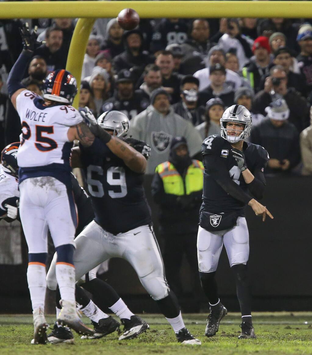 Barber: Raiders beat Broncos, but was this Oakland's last game?