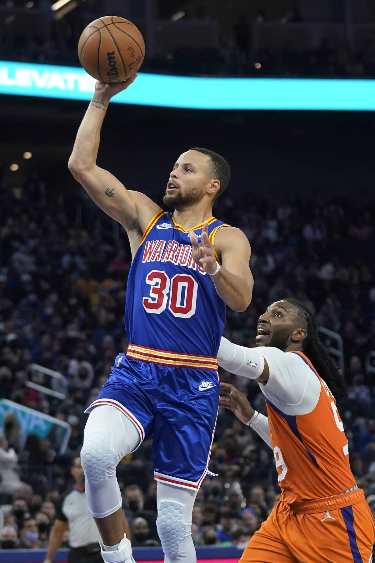 Stephen Curry bounces back, Warriors end Suns' 18-game streak 118-9