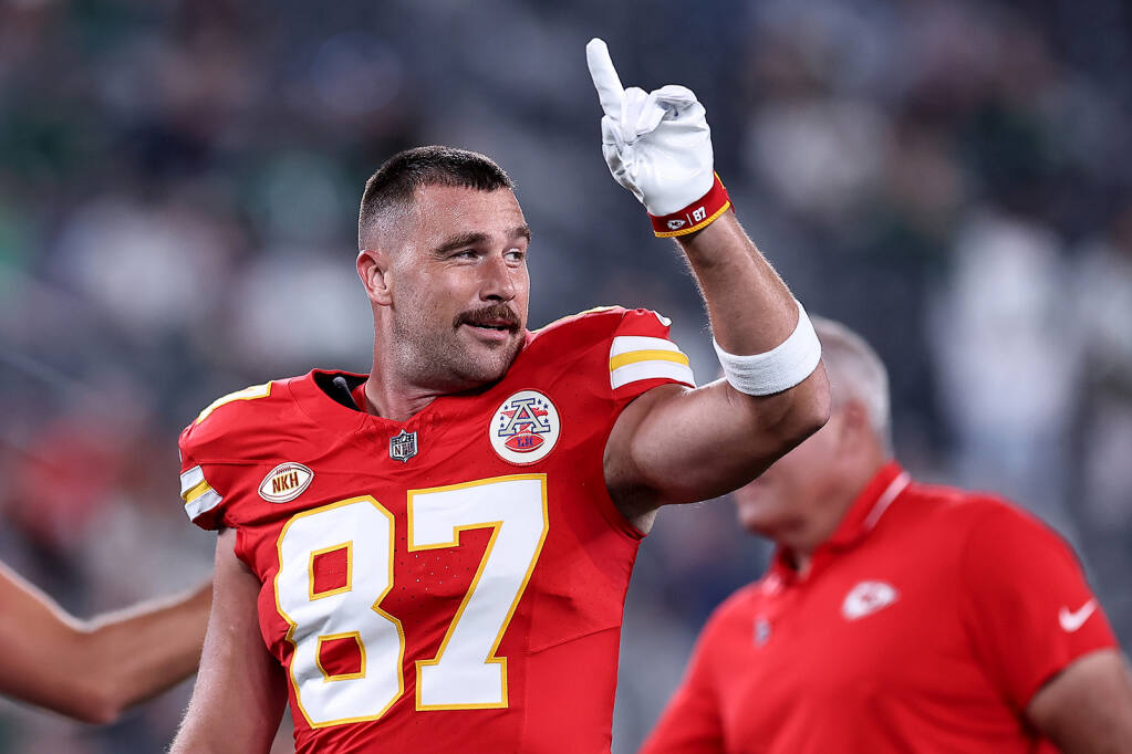 Taylor Swift: I'm just at games to support Chiefs, Travis Kelce
