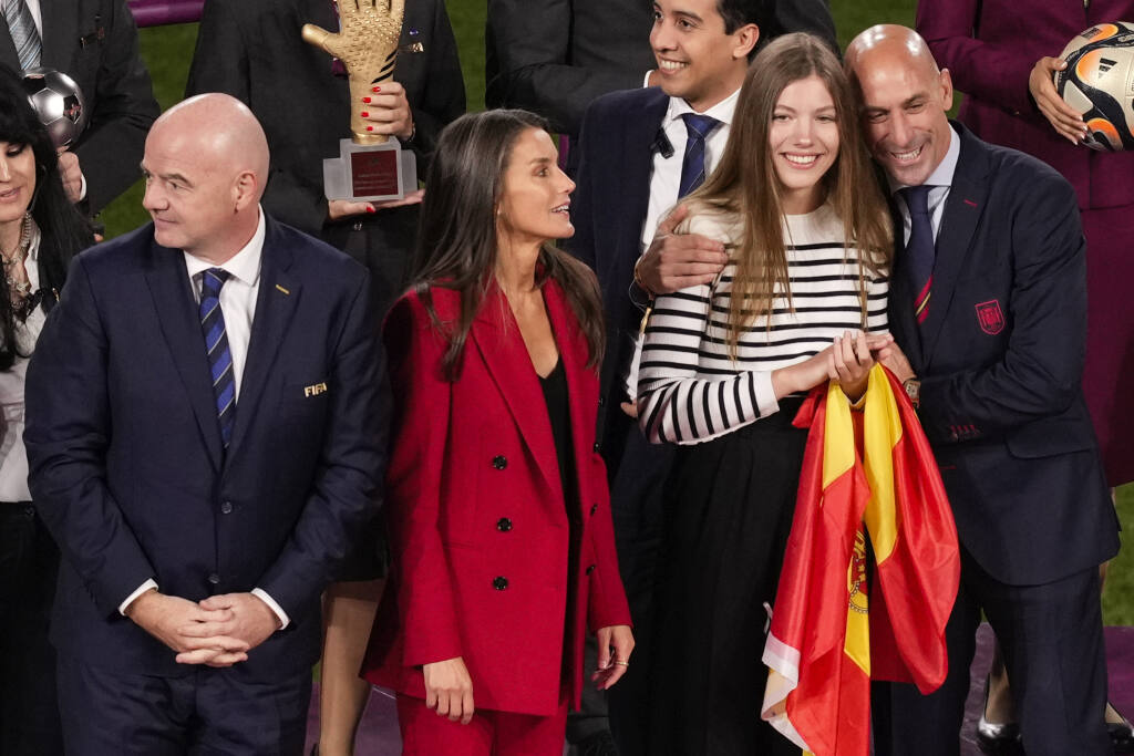 FIFA opens case against Spanish soccer official who kissed player