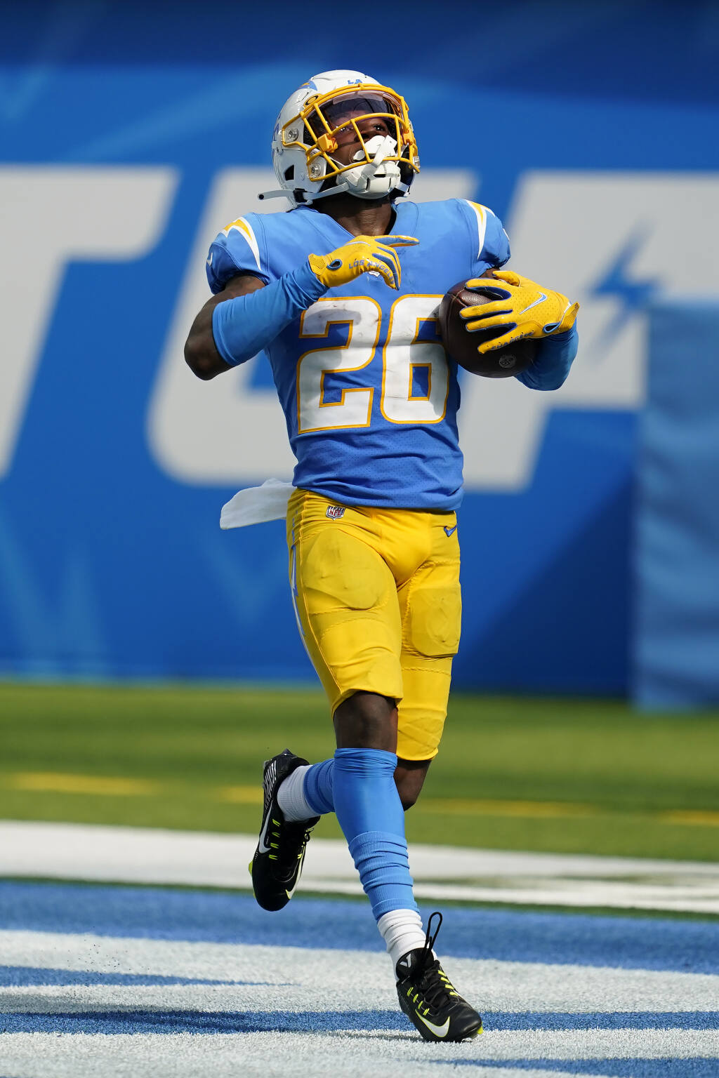 Chargers switching to powder blues as their primary uniform