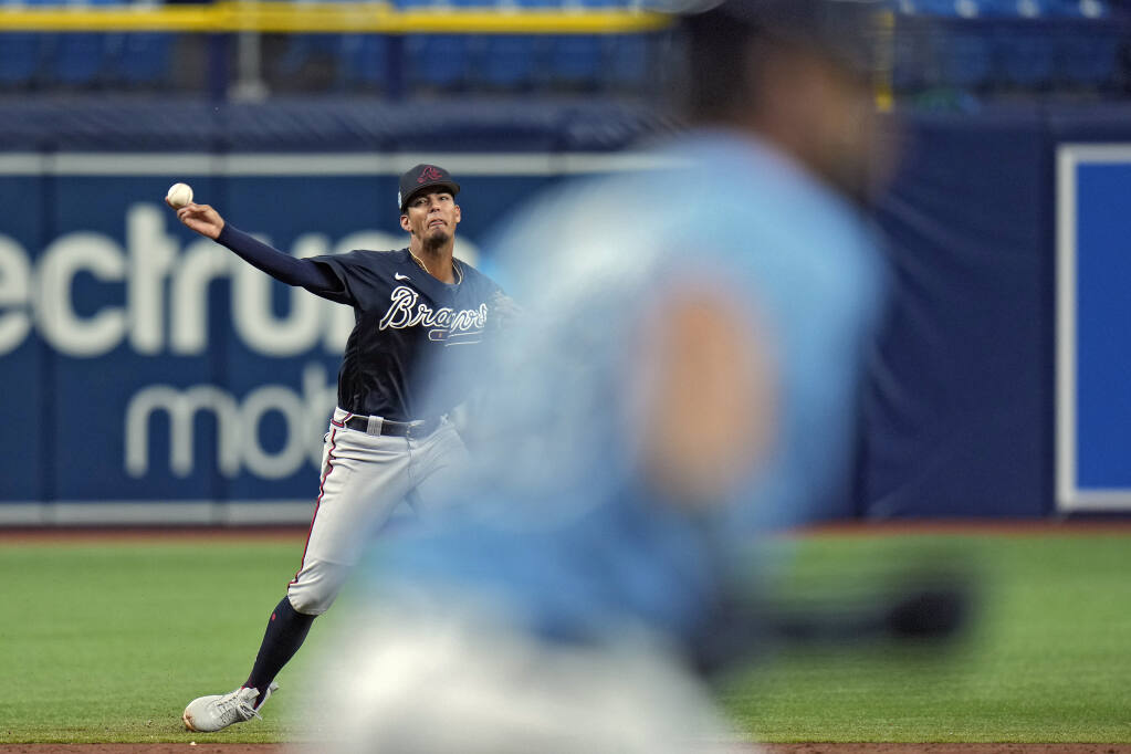 Baseball roundup: Braves make apparent SS decision; Alexis Díaz