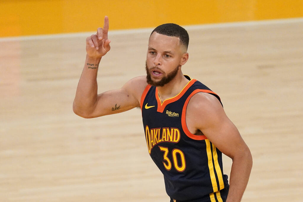 Steph Curry Proves He's Still on Top, Jokic MVP Case and New WNBA Kits -  The Ringer