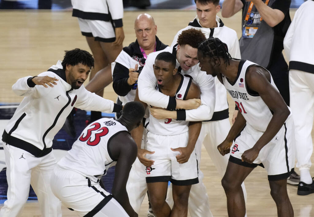 Chris Webber & Jalen Rose reunite, end Michigan basketball Fab 5 feud