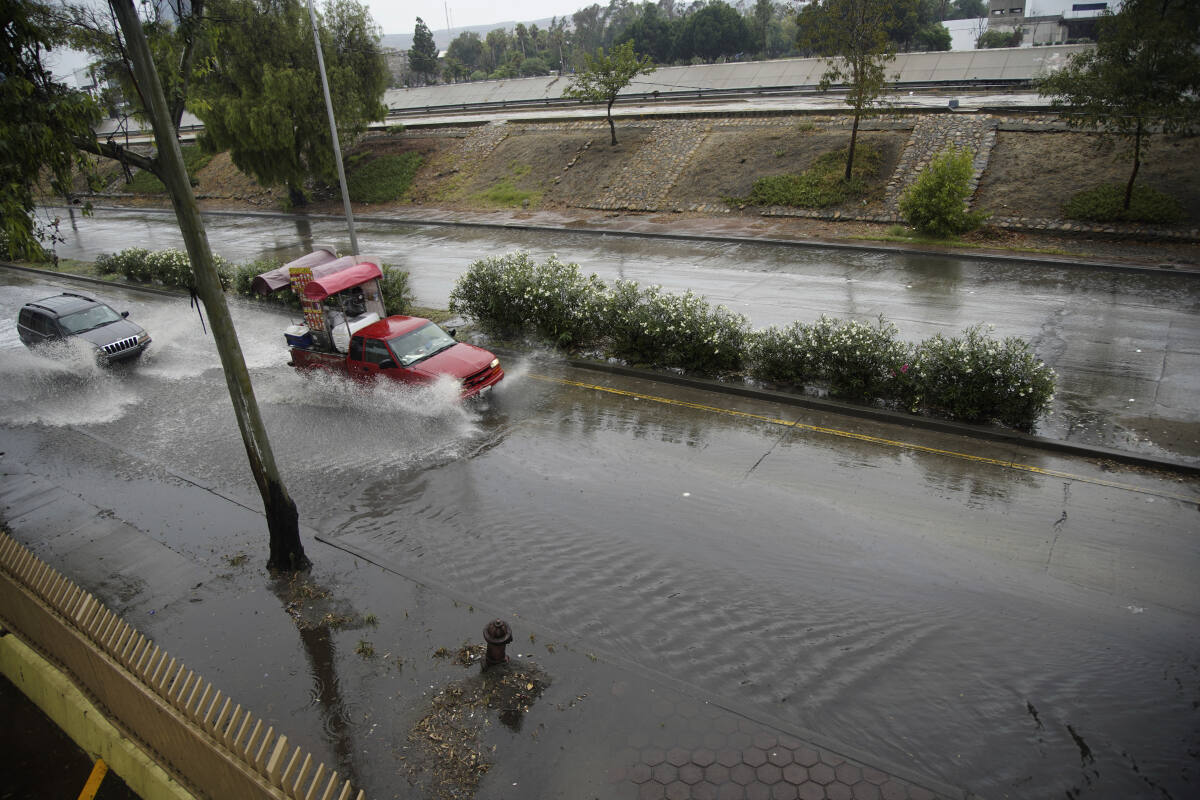Dodgers spokesperson responds to flooding photos