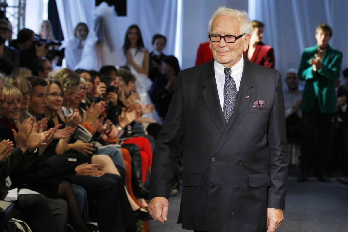 Pierre Cardin dies: Couturier pioneered designer licensing - Los Angeles  Times