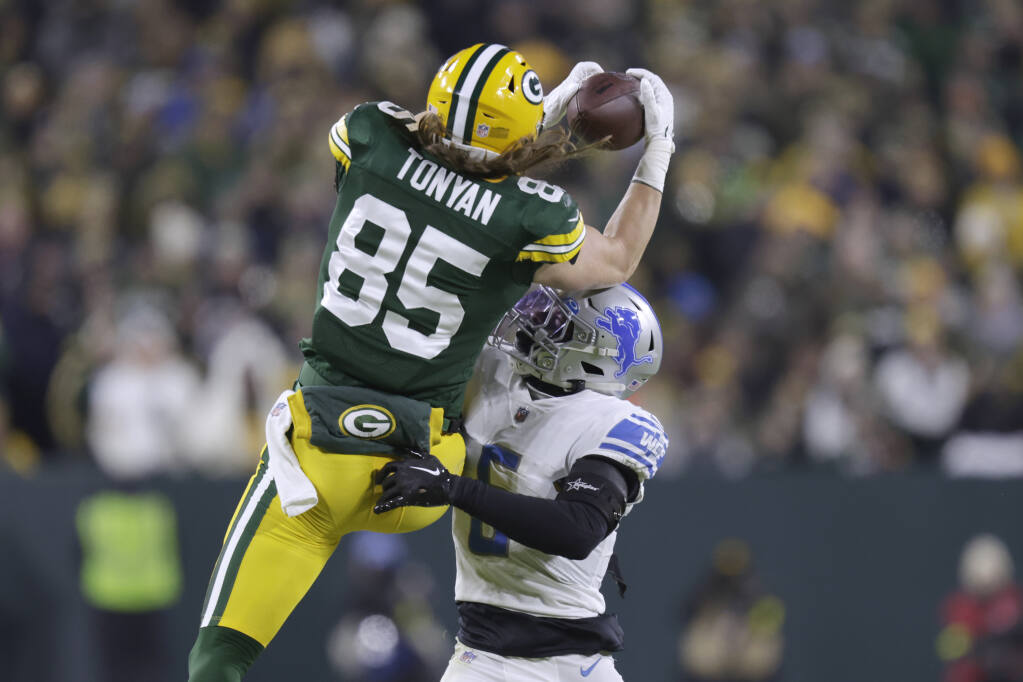 Aaron Rodgers, Packers lose 20-16 to Lions, miss playoffs