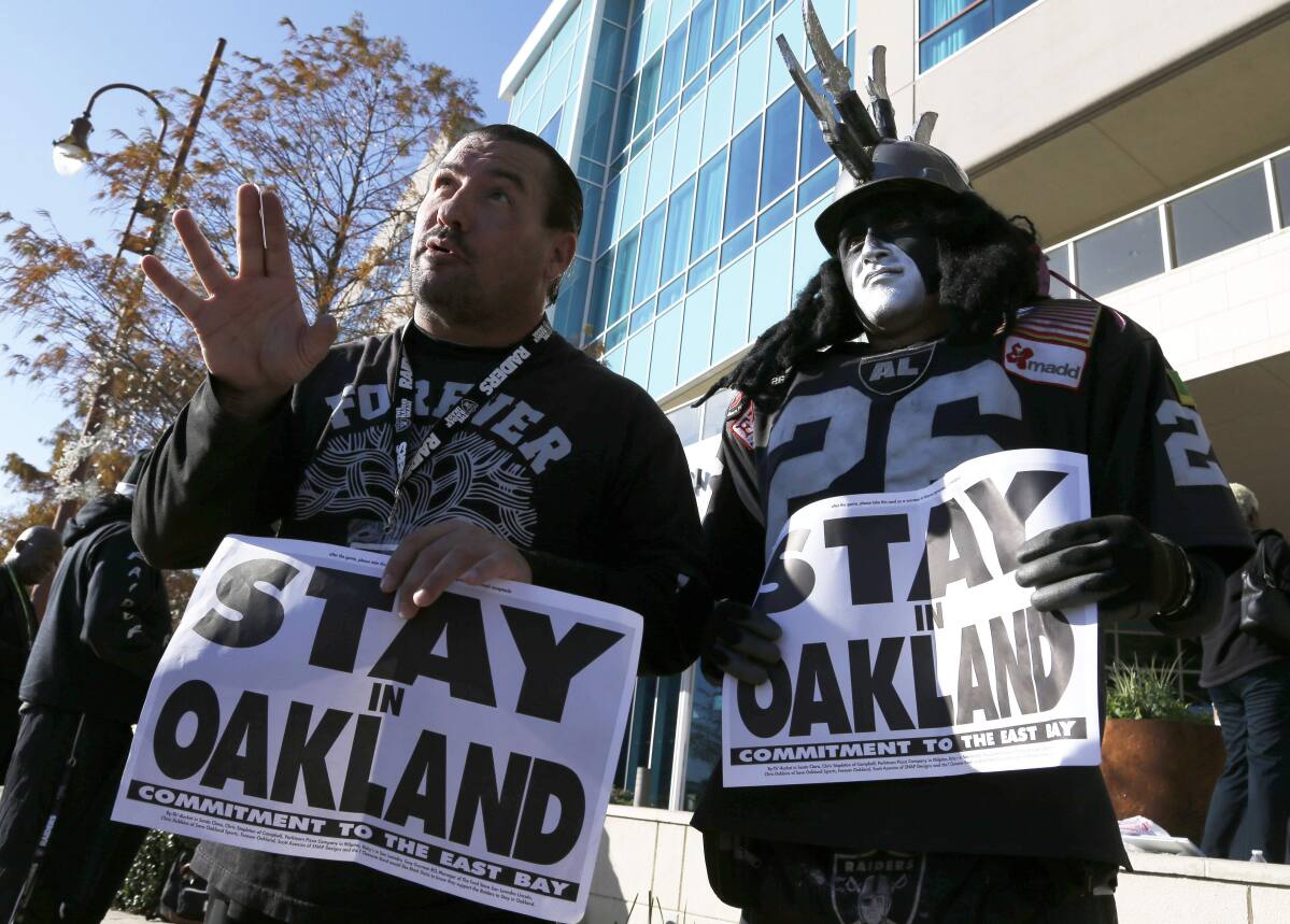 Raiders withdraw from relocation process, will remain in Oakland