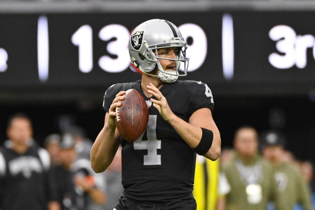 Derek Carr's emotions emerge after Raiders lose to Colts