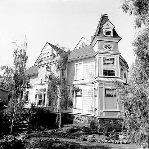 Grim Gazette, Haunted Mansion Wiki