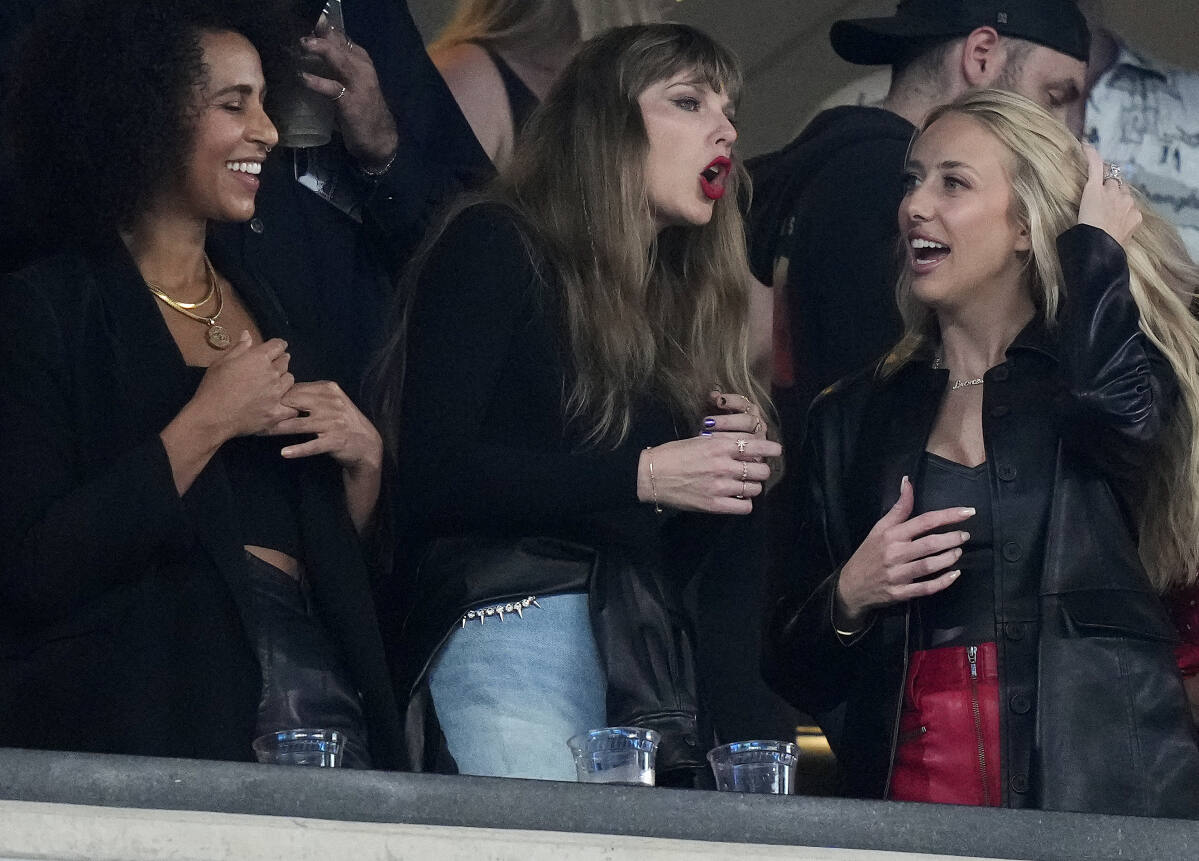 Taylor Swift watches Travis Kelce's Chiefs take on the Jets at MetLife  Stadium – Winnipeg Free Press