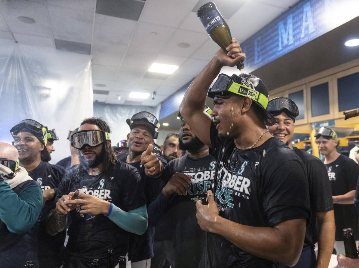 Cal Raleigh's walk-off home run ends Seattle Mariners' 21-year